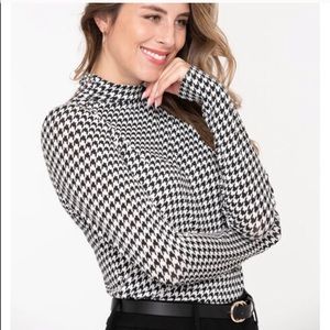 NWT Ricki's Houndsthooth Longsleeve MockNeck